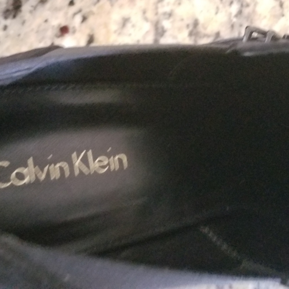 Shoes - Picture 2 of 3